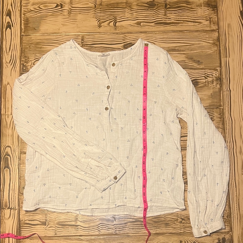 Women’s dainty floral print linen shirt
